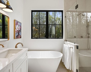 4034 Coolidge Avenue - Photo Thumbnail 16