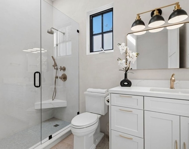4034 Coolidge Avenue - Photo Thumbnail 8