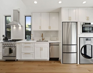 4034 Coolidge Avenue - Photo Thumbnail 22