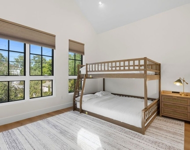 4034 Coolidge Avenue - Photo Thumbnail 10