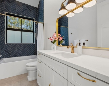 4034 Coolidge Avenue - Photo Thumbnail 11