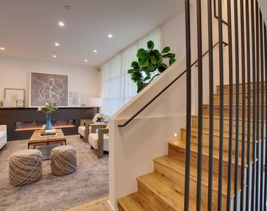 1254 N Las Palmas Avenue - Photo Thumbnail 8