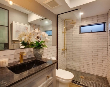 1254 N Las Palmas Avenue - Photo Thumbnail 2