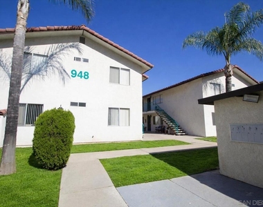 948 E Chase Ave - Photo Thumbnail 2
