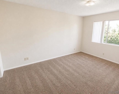 948 E Chase Ave - Photo Thumbnail 10
