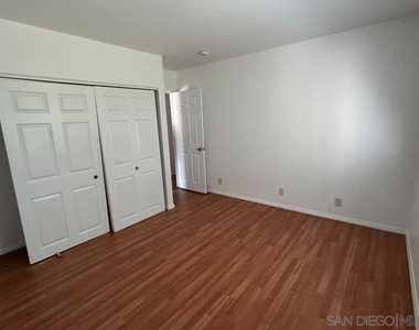 743 Park Pl - Photo Thumbnail 17