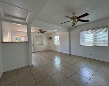 743 Park Pl - Photo Thumbnail 6