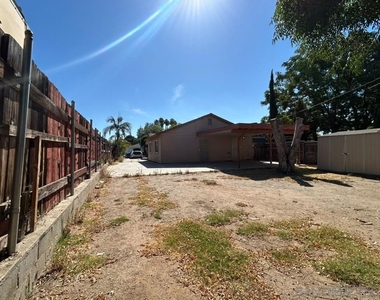 743 Park Pl - Photo Thumbnail 4