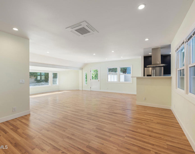 301 Frances Street - Photo Thumbnail 2