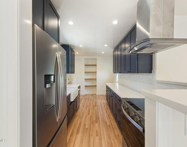 301 Frances Street - Photo Thumbnail 7