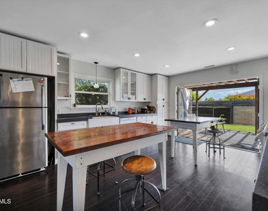3870 Clark Avenue - Photo Thumbnail 5