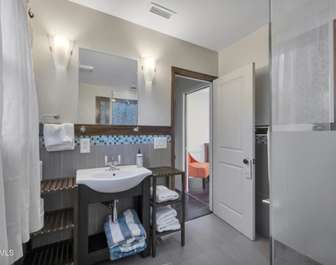 3870 Clark Avenue - Photo Thumbnail 13