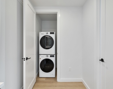 1615 Cedar Street - Photo Thumbnail 11