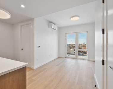 1615 Cedar Street - Photo Thumbnail 2