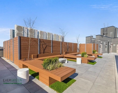 1615 Cedar Street - Photo Thumbnail 16