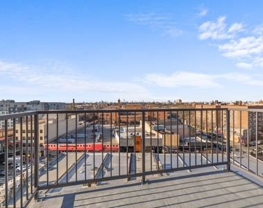 1615 Cedar Street - Photo Thumbnail 8
