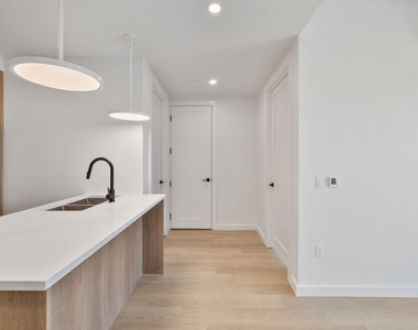1615 Cedar Street - Photo Thumbnail 5