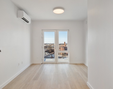 1615 Cedar Street - Photo Thumbnail 3