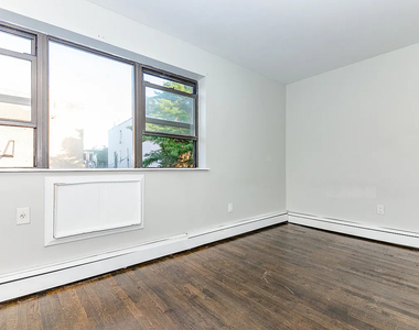 207 Schaefer Street - Photo Thumbnail 8