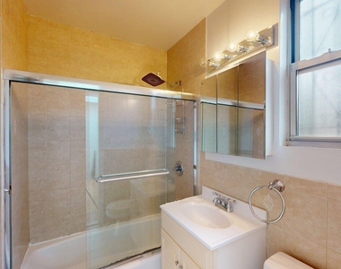 East 90th Street - Photo Thumbnail 8