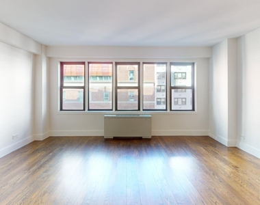 East 63rd Street - Photo Thumbnail 17