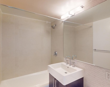 East 63rd Street - Photo Thumbnail 10