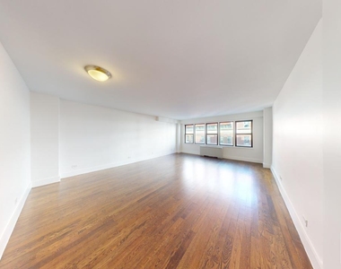 East 63rd Street - Photo Thumbnail 15