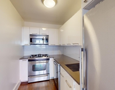 East 63rd Street - Photo Thumbnail 13