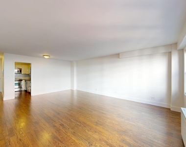 East 63rd Street - Photo Thumbnail 18