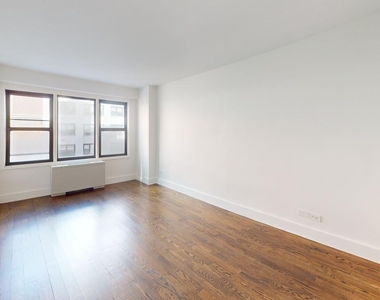East 63rd Street - Photo Thumbnail 7