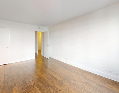East 63rd Street - Photo Thumbnail 6