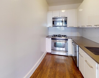 East 63rd Street - Photo Thumbnail 11