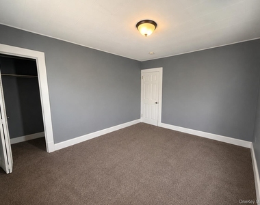 36 Gerard Street - Photo Thumbnail 5