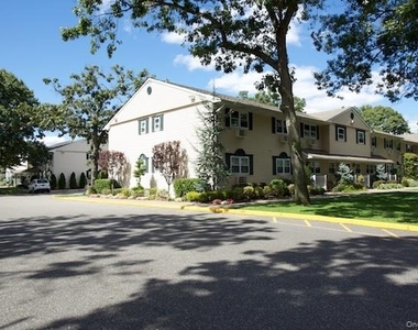 280 Bellmore Avenue - Photo Thumbnail 1