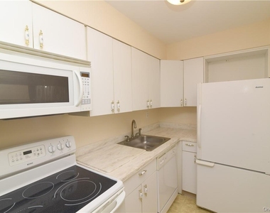 260 West Street - Photo Thumbnail 3