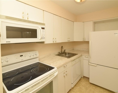 260 West Street - Photo Thumbnail 4