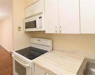 260 West Street - Photo Thumbnail 5