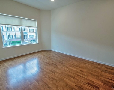 260 W Main Street - Photo Thumbnail 4