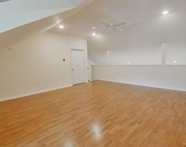 260 W Main Street - Photo Thumbnail 7
