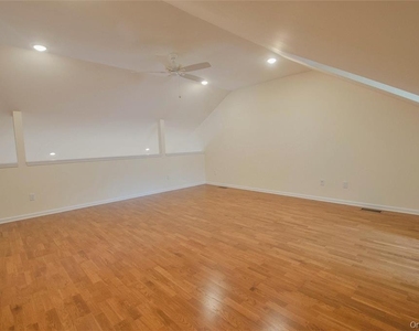 260 W Main Street - Photo Thumbnail 8