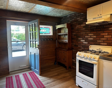 77 Mayer Drive - Photo Thumbnail 5