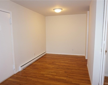 260 West Street - Photo Thumbnail 8