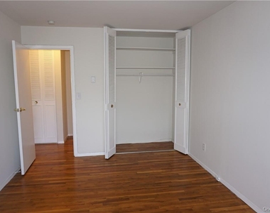 260 West Street - Photo Thumbnail 11