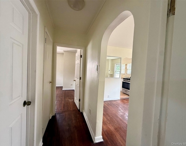 175 S Brookside Avenue - Photo Thumbnail 15