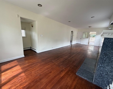 175 S Brookside Avenue - Photo Thumbnail 5