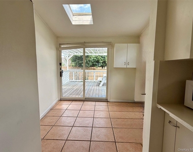 175 S Brookside Avenue - Photo Thumbnail 14