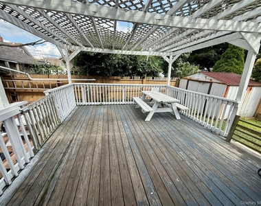 175 S Brookside Avenue - Photo Thumbnail 28