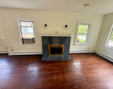 175 S Brookside Avenue - Photo Thumbnail 7
