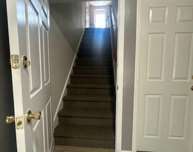 40 South Bayles Avenue - Photo Thumbnail 6