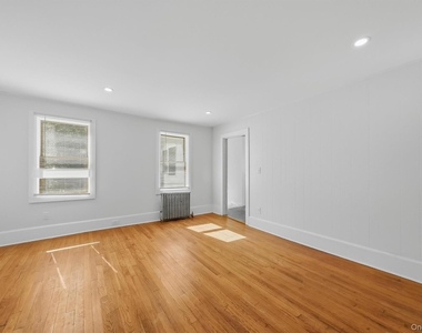 212 Center Street - Photo Thumbnail 13